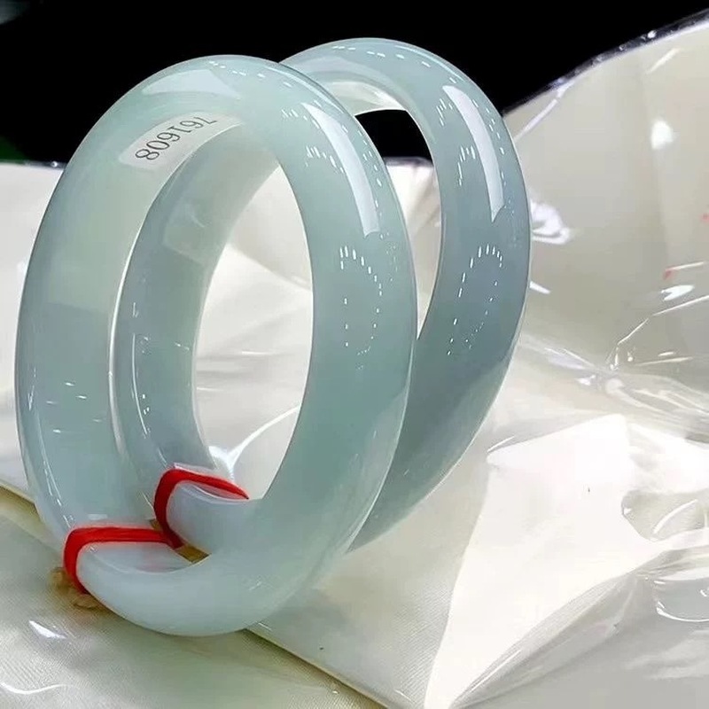 Bracelet en jadéite verte clai - Bracelets avis et prix