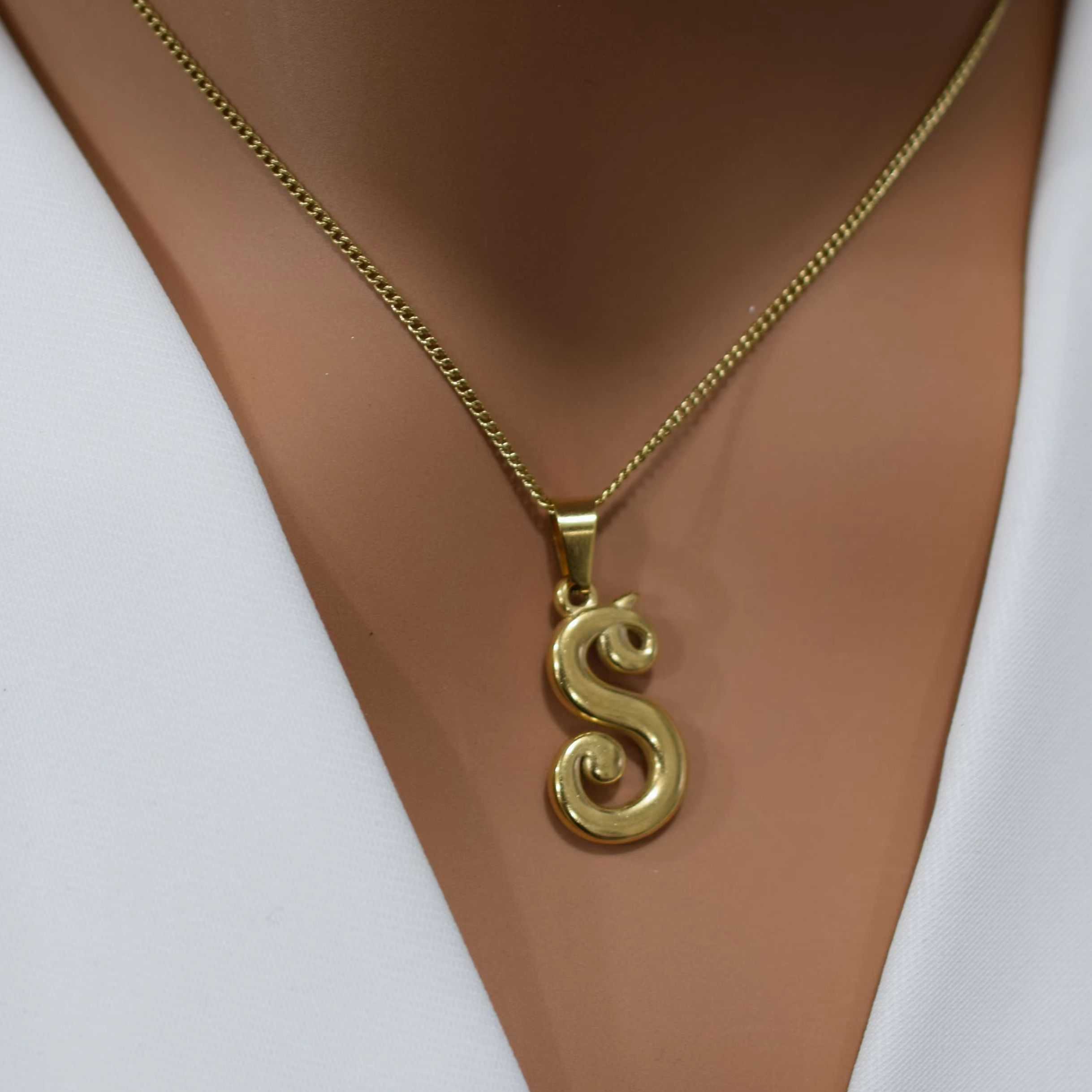 Pendentif Alphabet Vintage en  - Initial Letter Necklace 18K Gold avis et prix
